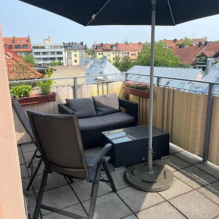 City-apartment With Private Rooftop Terrace Appartement München